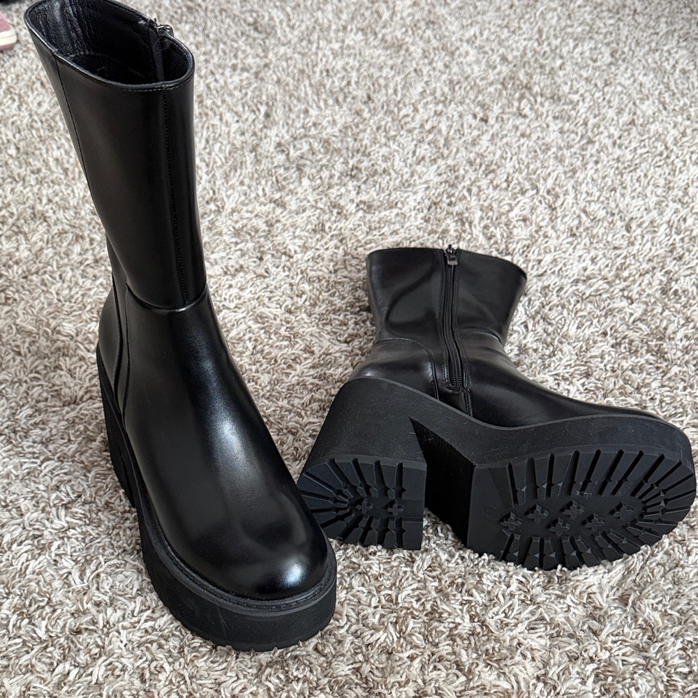 Black Women's Platform Boots - Picture 2 of 4